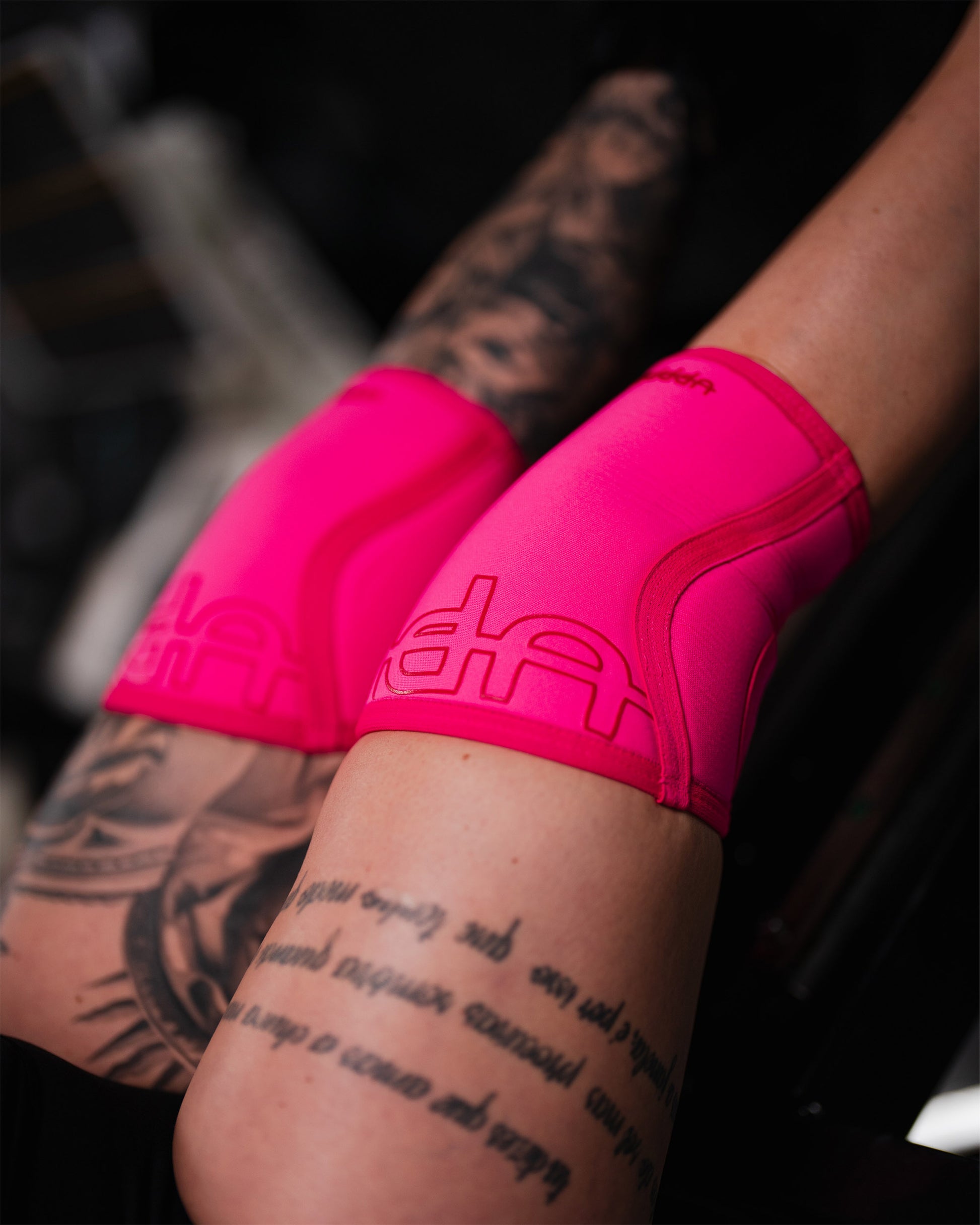 knee gears UPPPER Knee Sleeves Neon Pink 2.0